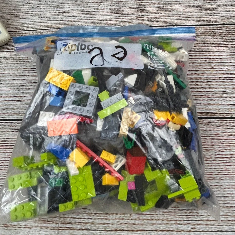 LEGO‎ Bulk Lot 2lb 4.8oz Assorted Bricks Plates Wheels Boat Hull Pieces Mixed